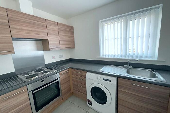 2 Bedroom Flat For Sale In Doveholes Drive, Sheffield, S13