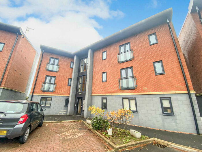 2 Bedroom Flat To Rent In Elmwood Park Court, Gosforth, Newcastle Upon Tyne, Tyne And Wear, NE13