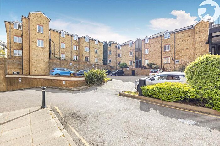 1 Bedroom Flat For Sale In Clifton Road, Gravesend, Kent, DA11