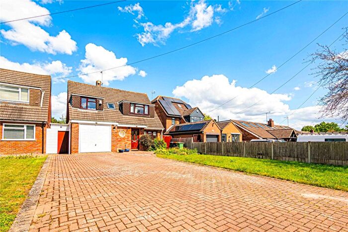 4 Bedroom Detached House For Sale In Dunstable Road, Tilsworth, Central Bedfordshire, LU7