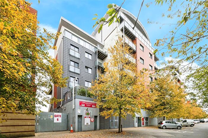 1 Bedroom Flat For Sale In Buckingham Road, London, E10