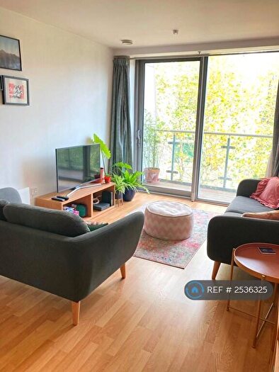 2 Bedroom Flat To Rent In Whitehall Quay, Leeds, LS1