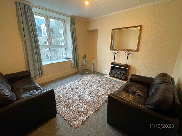 2 Bedroom Flat To Rent In Victoria Road, Second Floor Right, Aberdeen, AB11