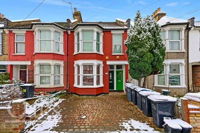 2 Bedroom Flat To Rent In Totton Road, Norbury, CR7