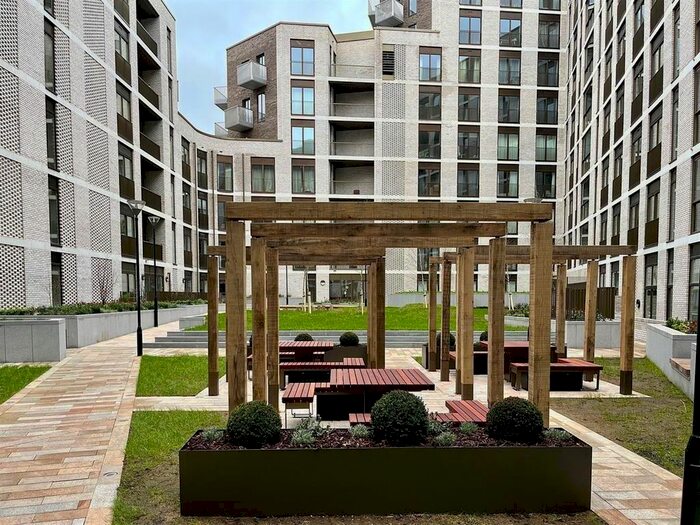 2 Bedroom Flat To Rent In Mount Pleasant, London, WC1X