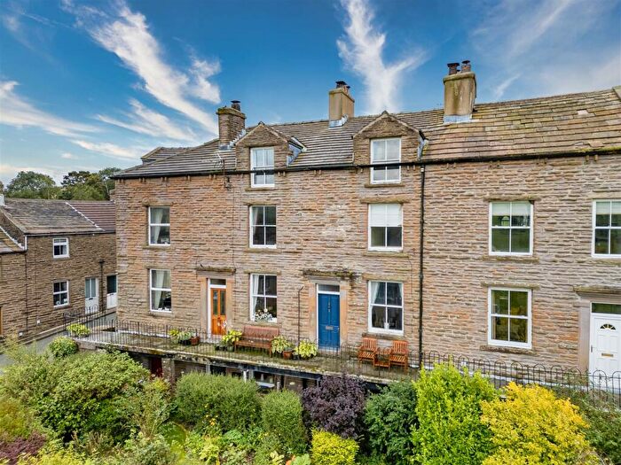 3 Bedroom Terraced House For Sale In Prospect View, Burtersett, Hawes, DL8
