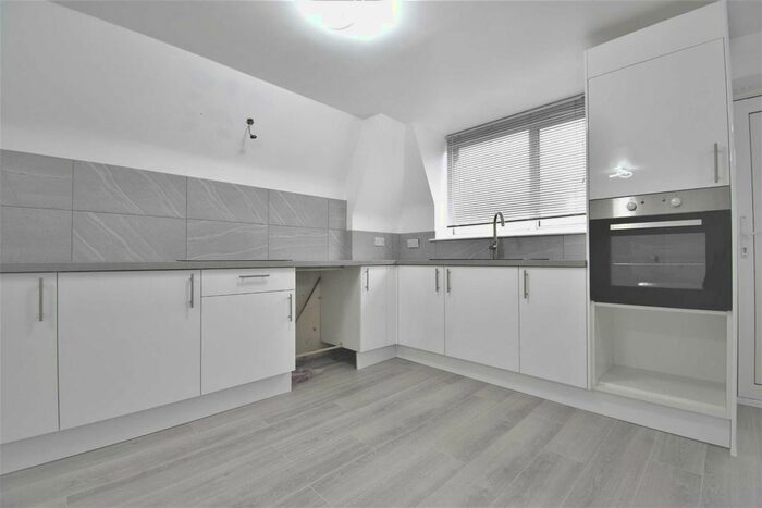 2 Bedroom Flat To Rent In Ickenham Road, Ruislip, HA4