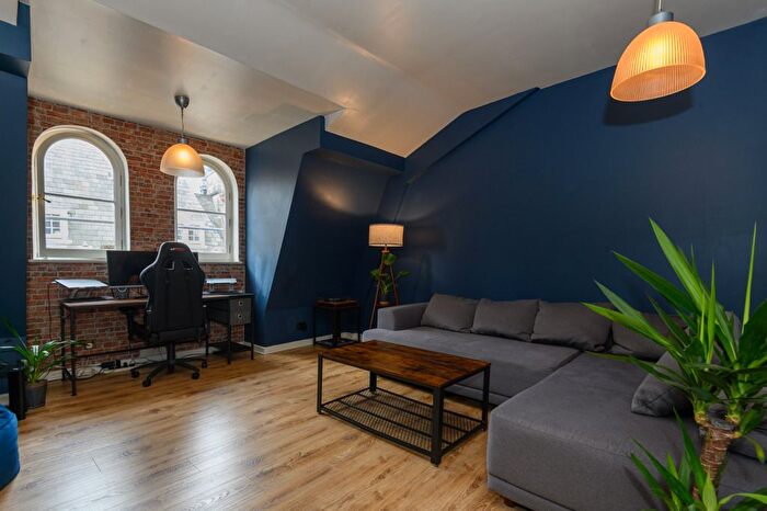 1 Bedroom Flat To Rent In Harewood Street, Leeds, LS2