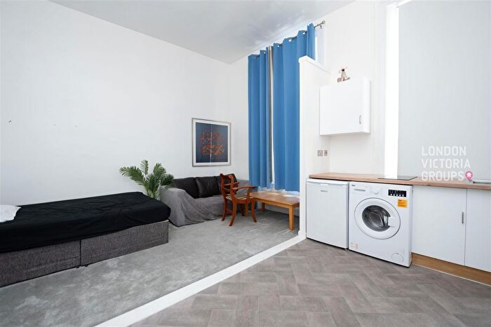 Studio To Rent In Castletown Road, London, W14