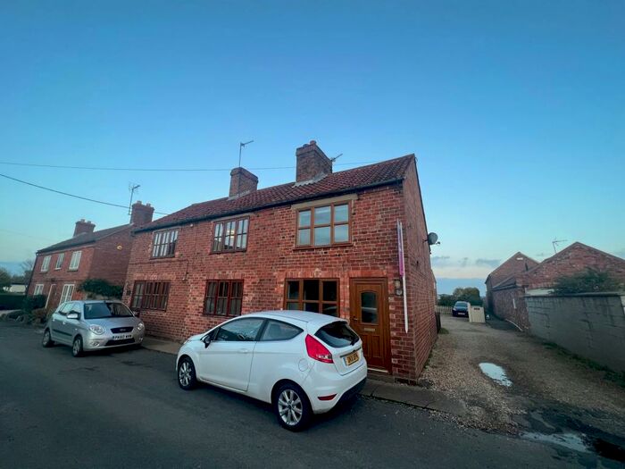 3 Bedroom House To Rent In Long Street, Foston, Grantham, NG32