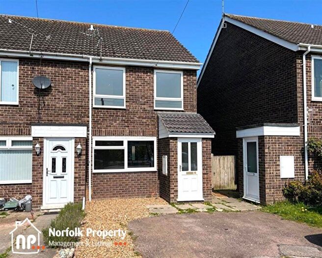 3 Bedroom Town House To Rent In Sutton, NR12