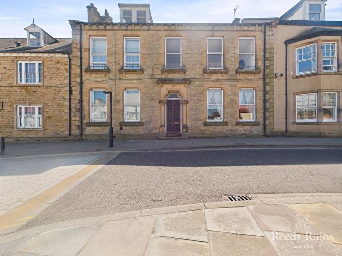 3 Bedroom Apartment For Sale In Market Place, Bishop Auckland, Durham, DL14