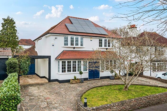 5 Bedroom Detached House For Sale In Howard Road, Coulsdon, CR5