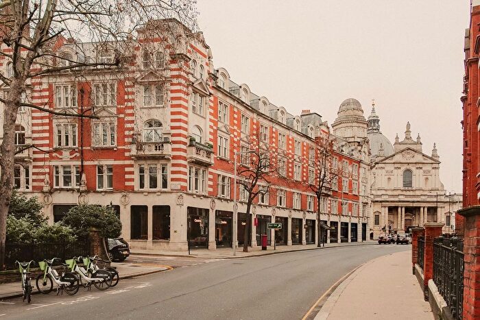 4 Bedroom Flat For Sale In Empire House, Thurloe Place, South Kensington, SW7