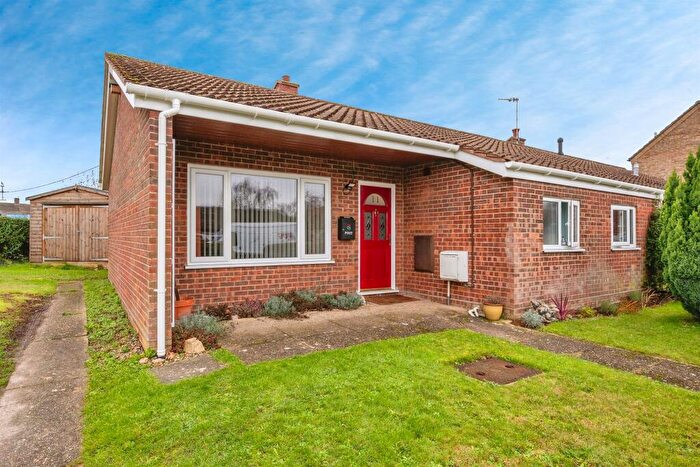 2 Bedroom Semi-Detached Bungalow For Sale In Stracey Road, Buxton, Norwich, NR10