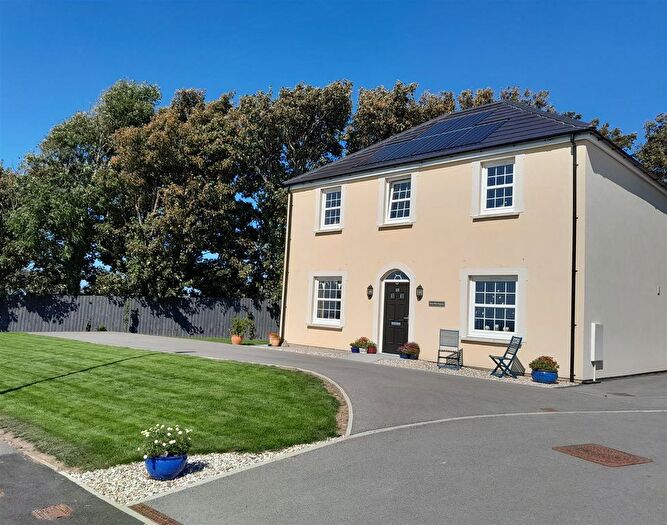 4 Bedroom Detached House For Sale In Llanon, Ceredigion, SY23