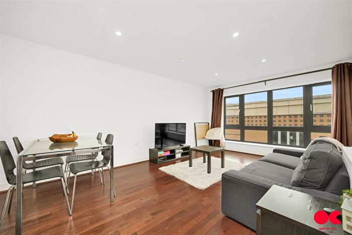 2 Bedroom Flat For Sale In Maud Road, Leyton, E10