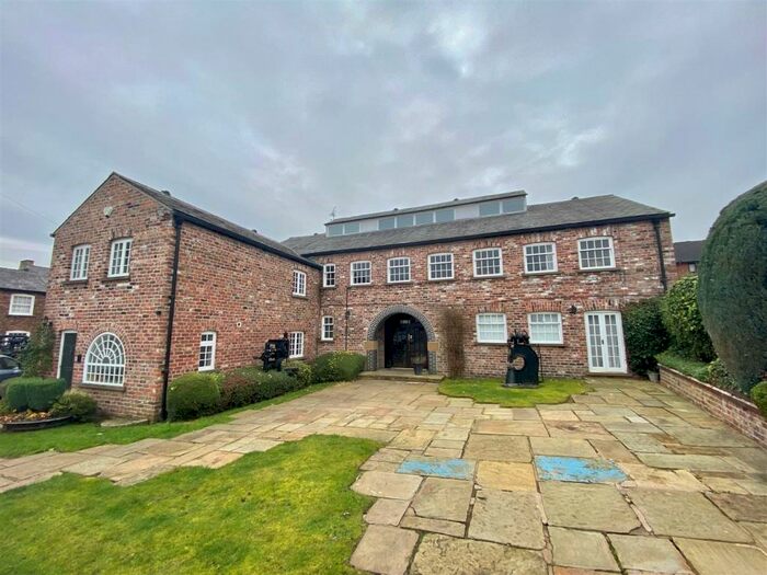 2 Bedroom Flat To Rent In Pinfold Street, Macclesfield, SK11