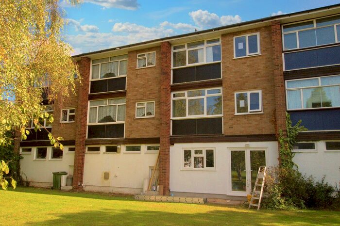 1 Bedroom Flat To Rent In Abbots Park, St Albans, AL1