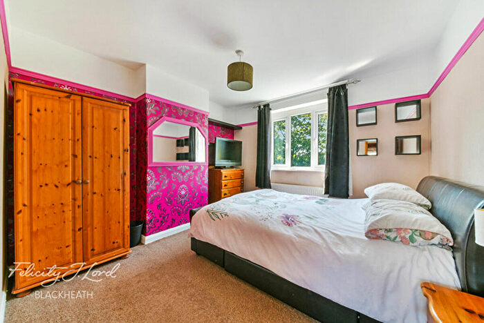 4 Bedroom Semi-Detached House For Sale In Kinveachy Gardens, London, SE7