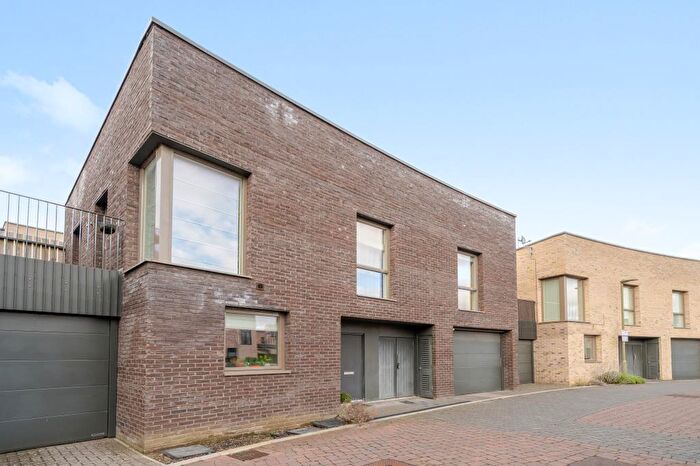 3 Bedroom Detached House For Sale In Barton Park, Oxford, OX3