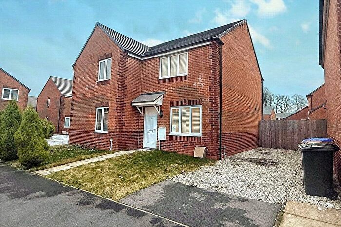 2 Bedroom Semi-detached House For Sale In Beaconsfield Road, Rochdale, Greater Manchester, OL11