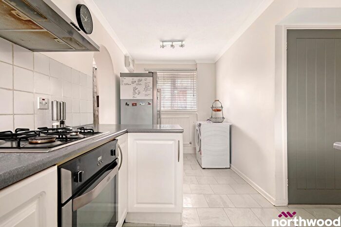 5 Bedroom End Terrace House For Sale In Paddock Drive, Springfield, Chelmsford, CM1