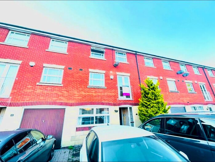 4 Bedroom Town House To Rent In Clos Coed Hir, Whitchurch, Cardiff, CF14