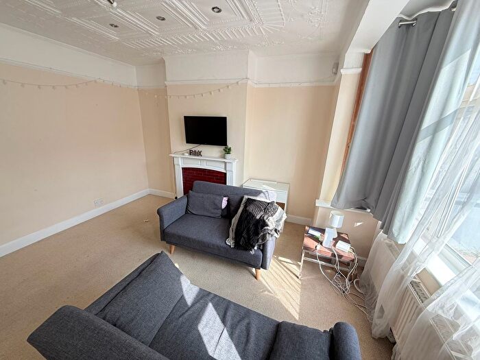 4 Bedroom Terraced House To Rent In Broadwater Road, London, SW17