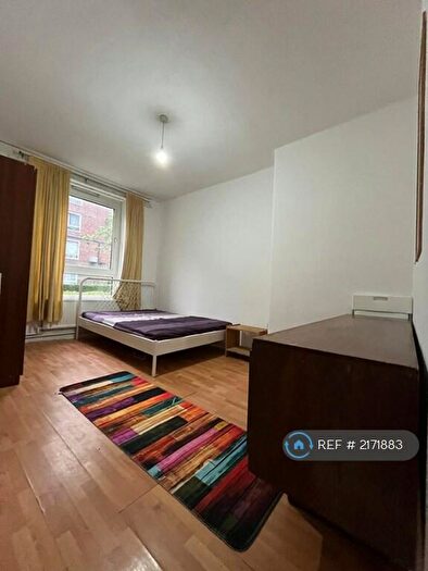 3 Bedroom Flat To Rent In Dawes House, London, SE17