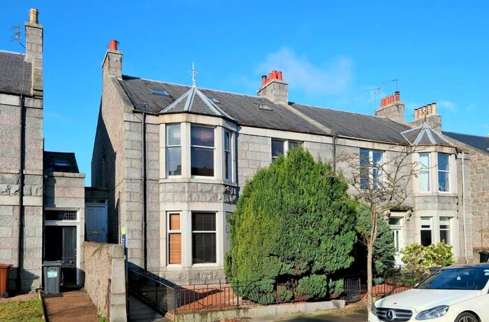 3 Bedroom Flat To Rent In Blenheim Place, Aberdeen, AB25