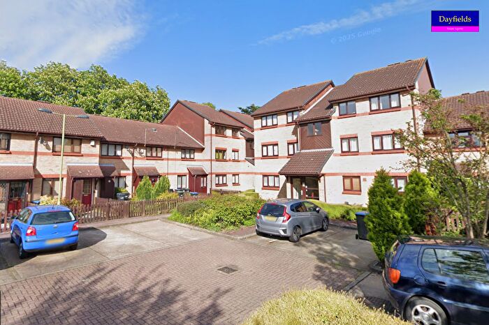 2 Bedroom Flat To Rent In Mortimer Drive, Enfield, EN1