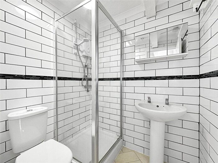 1 Bedroom Flat For Sale In Balmoral Road, Gillingham, Kent, ME7