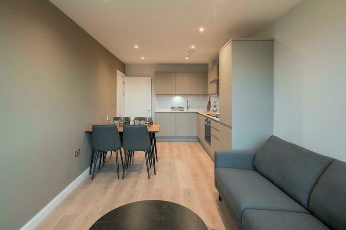 2 Bedroom Apartment To Rent In Marlowes, Hemel Hempstead, HP1