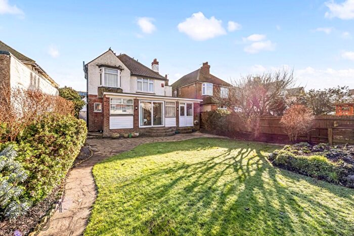 4 Bedroom Detached House For Sale In Berriedale Avenue, Hove, East Sussex, BN3