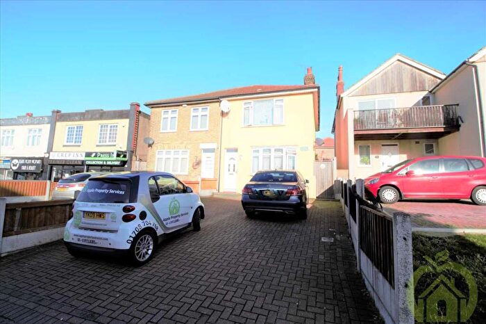 3 Bedroom Terraced House To Rent In Hornchurch Road, Hornchurch, RM11