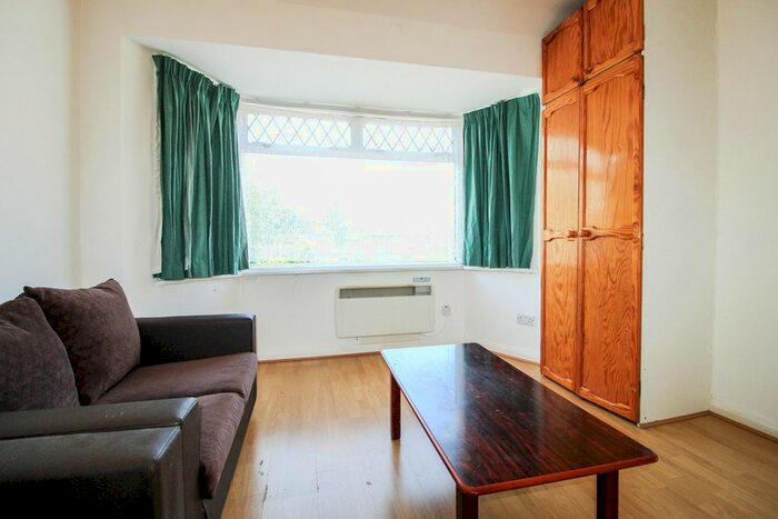 1 Bedroom Flat To Rent In Peareswood Gardens, Stanmore, HA7