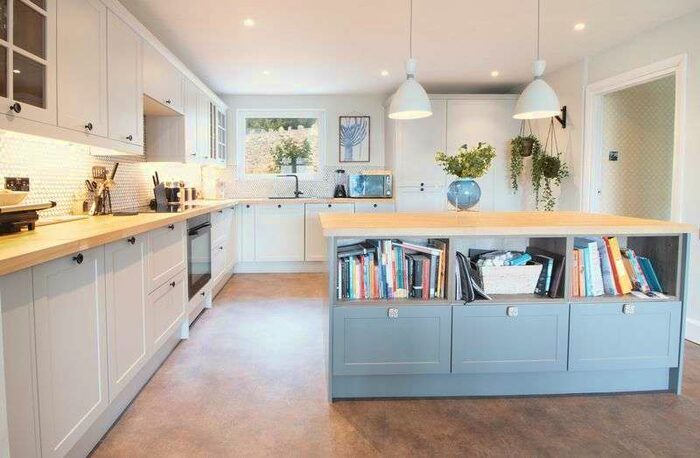 3 Bedroom Property To Rent In Mead Road, Torquay, TQ2