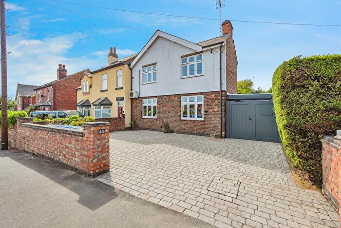 3 Bedroom Semi-Detached House For Sale In Stenson Road, Derby, DE23