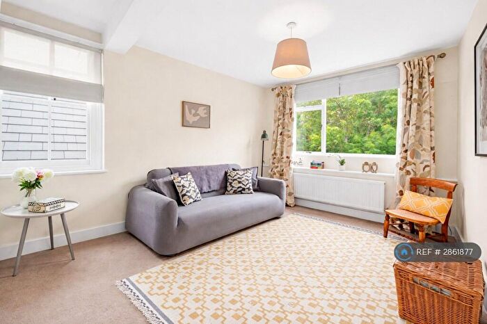 1 Bedroom Flat To Rent In Birdhurst Rise, South Croydon, CR2