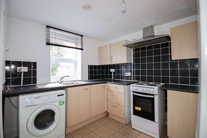 1 Bedroom Flat To Rent In Canterbury Street, Gillingham, ME7