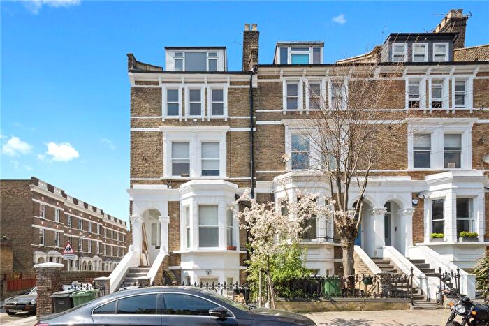 3 Bedroom Flat To Rent In Montpelier Grove, Kentish Town, NW5