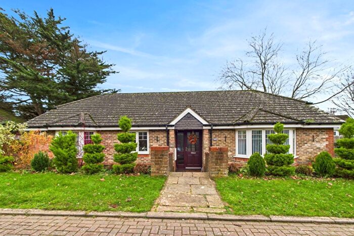3 Bedroom Bungalow For Sale In Roundwood, High Salvington, Worthing, BN13