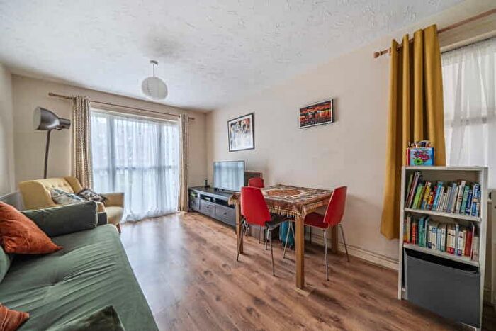 1 Bedroom Flat For Sale In Ambergate, Tulse Hill, London, SW2