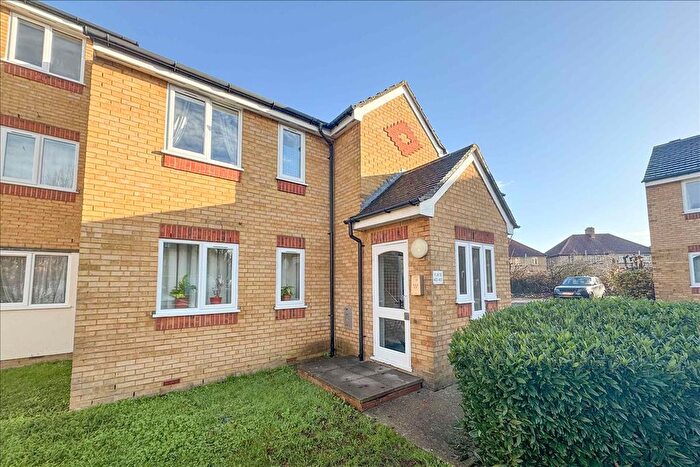 1 Bedroom Flat For Sale In Redford Close, Feltham, Middlesex, TW13
