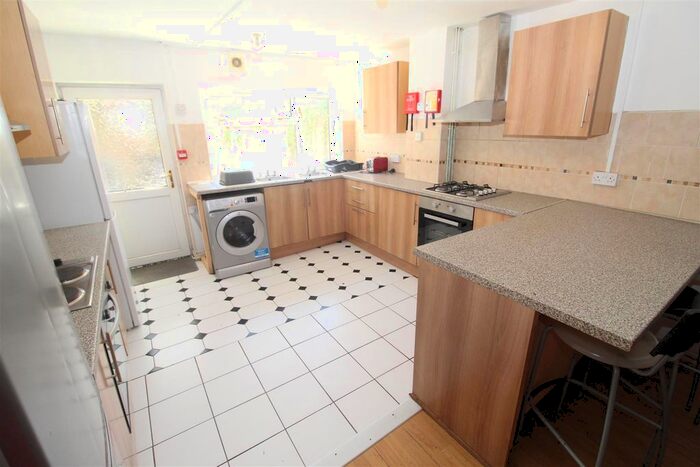 5 Bedroom Flat To Rent In Salisbury Road, Cathays, Cardiff, CF24