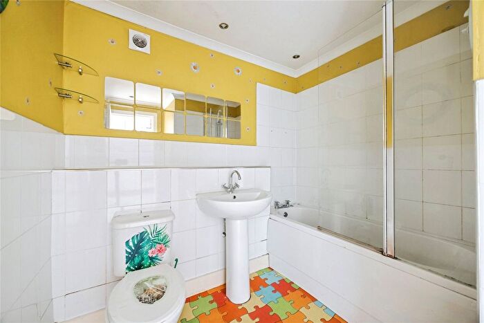 2 Bedroom Flat For Sale In East Princes Street, Helensburgh, Argyll And Bute, G84