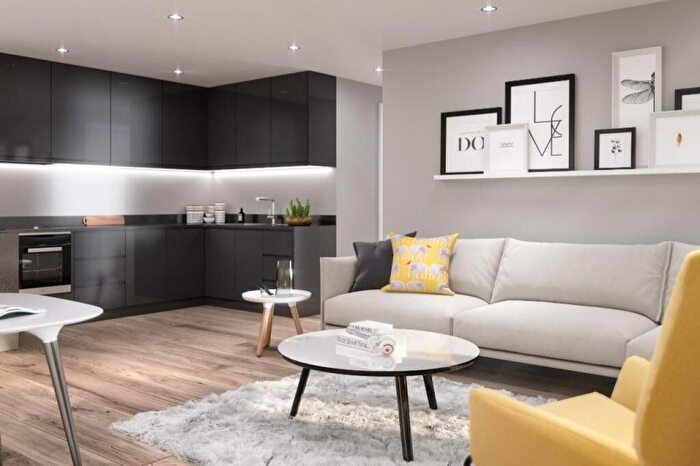 2 Bedroom Flat For Sale In Springwell Gardens, Whitehall Road, Leeds, LS12