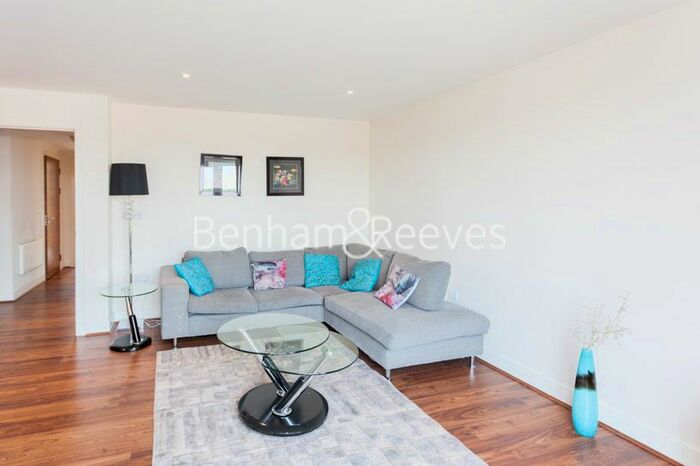 2 Bedroom Flat To Rent In Bromyard Avenue, Acton, W3