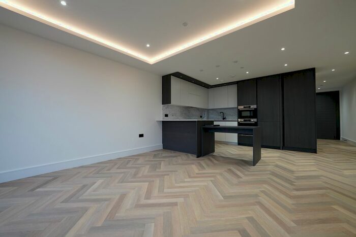 2 Bedroom Flat To Rent In Davies House, Southwark Bridge, SE1